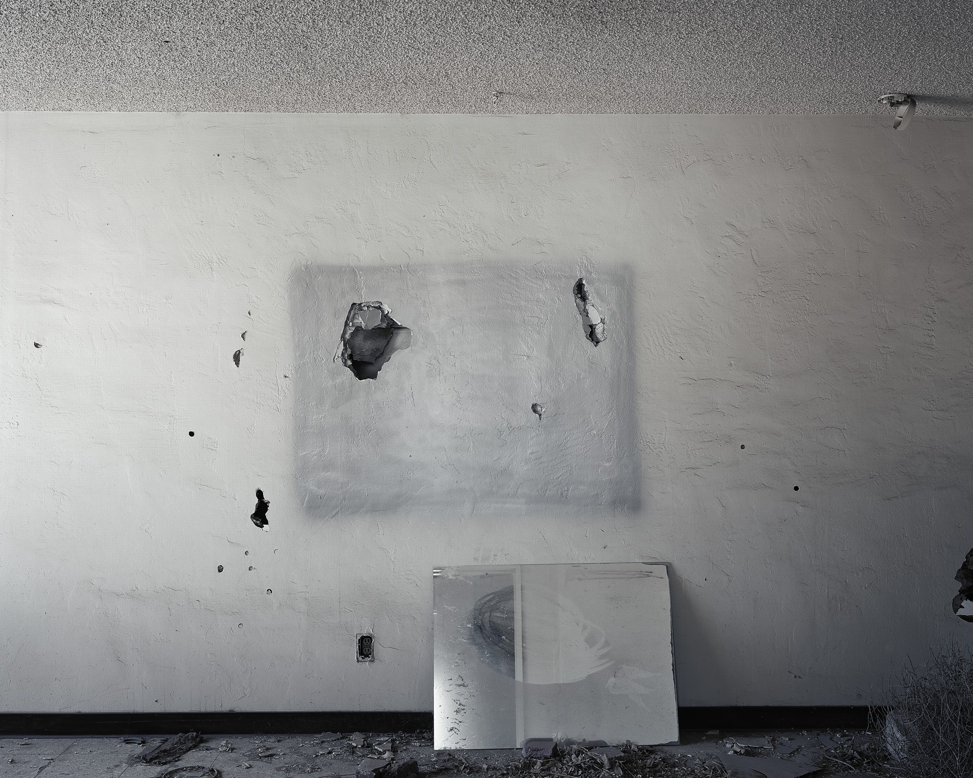 Dead Mirror C, 2014